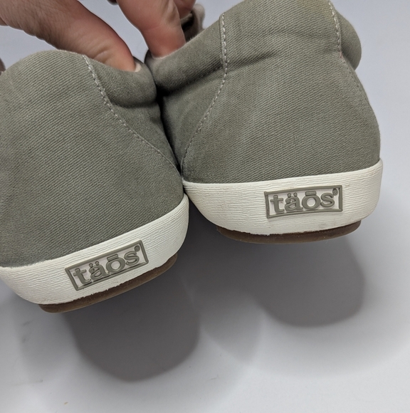 TAOS Shooting Star Sporty Canvas Everyday Sneaker in Sage Sz 10 - Picture 10 of 13